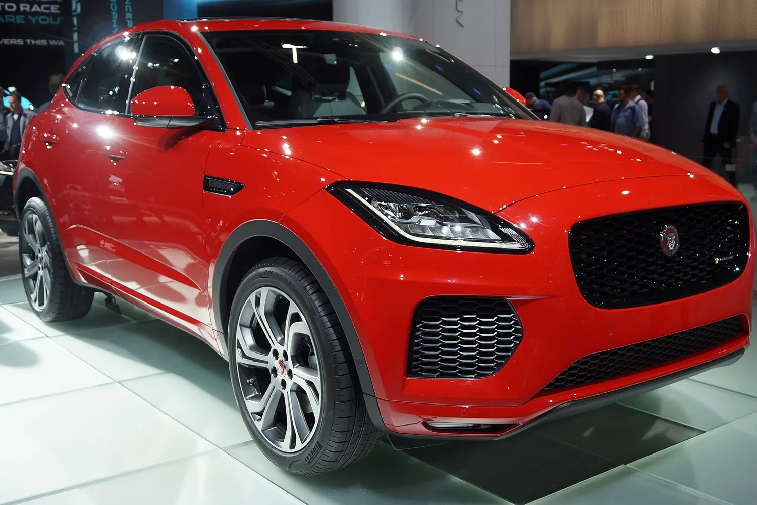 Jaguar E-PACE 2.0 P250 R-DYNAMIC SE AWD